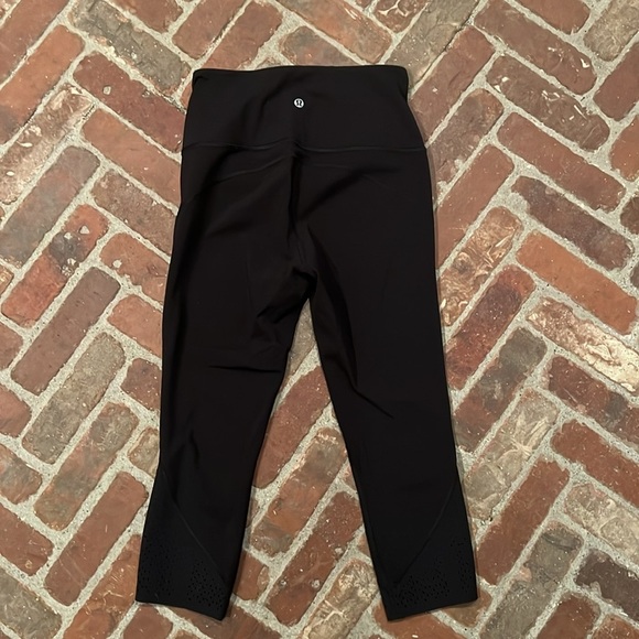 Lululemon Laser Cut Cropped leggings - Picture 1 of 6